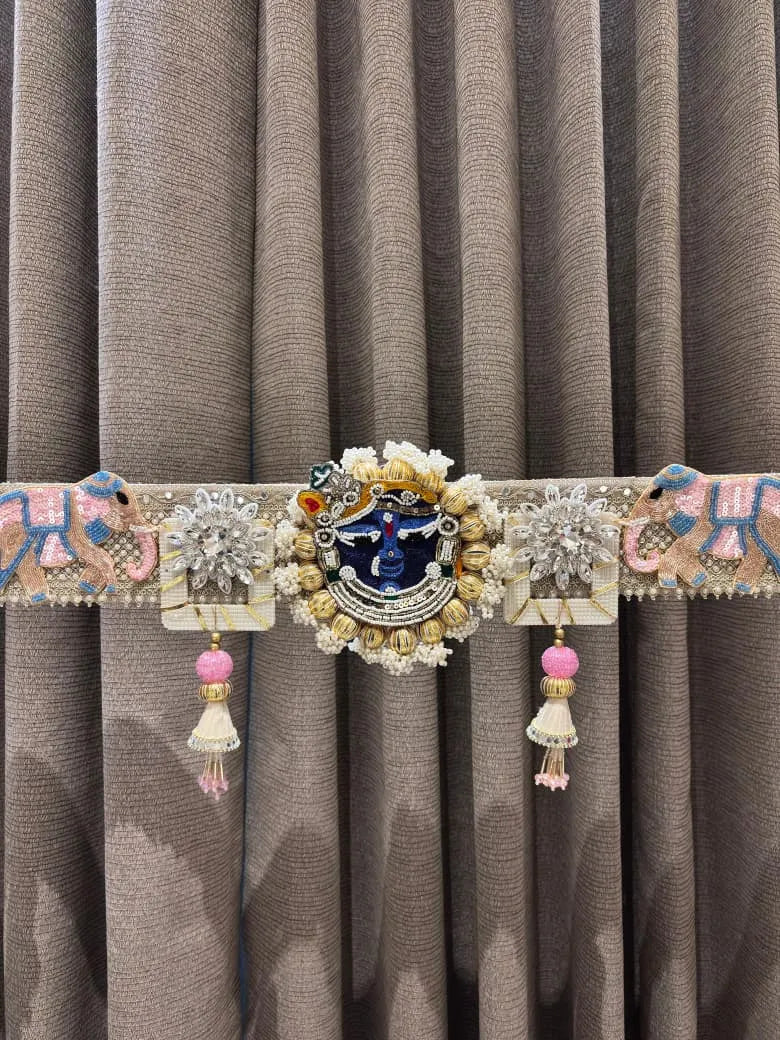 Royal & Traditional Shreenathji Bandhanwar