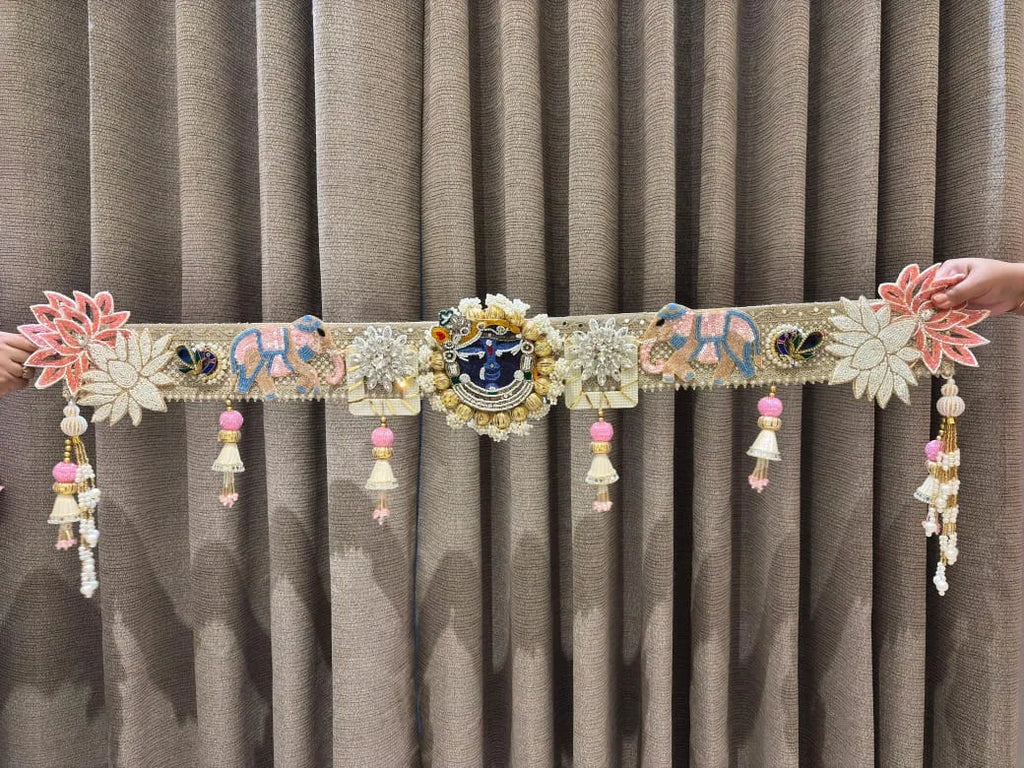 Royal & Traditional Shreenathji Bandhanwar