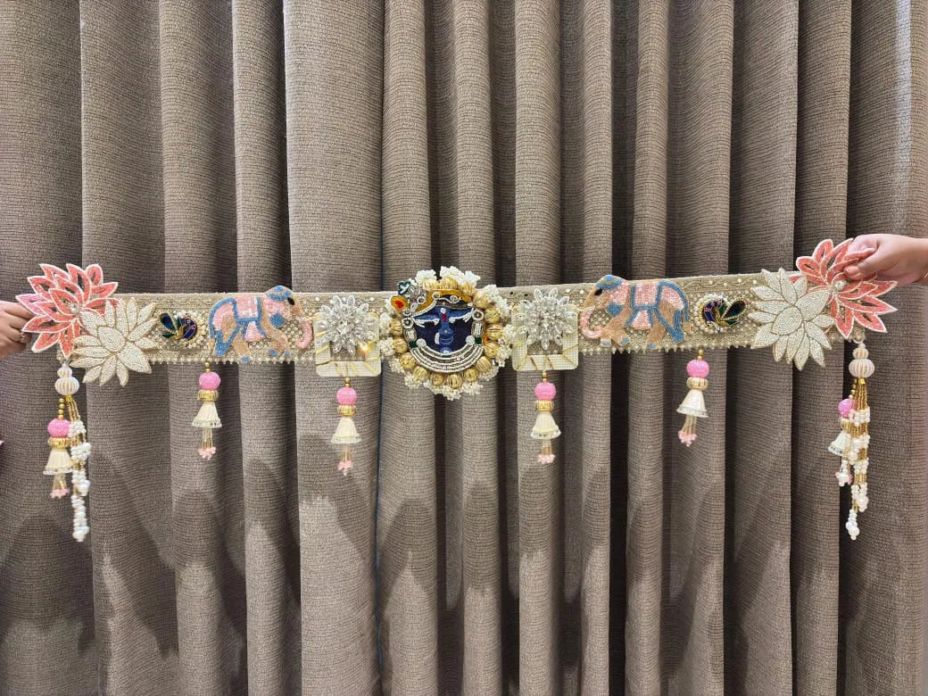 Royal & Traditional Shreenathji Bandhanwar