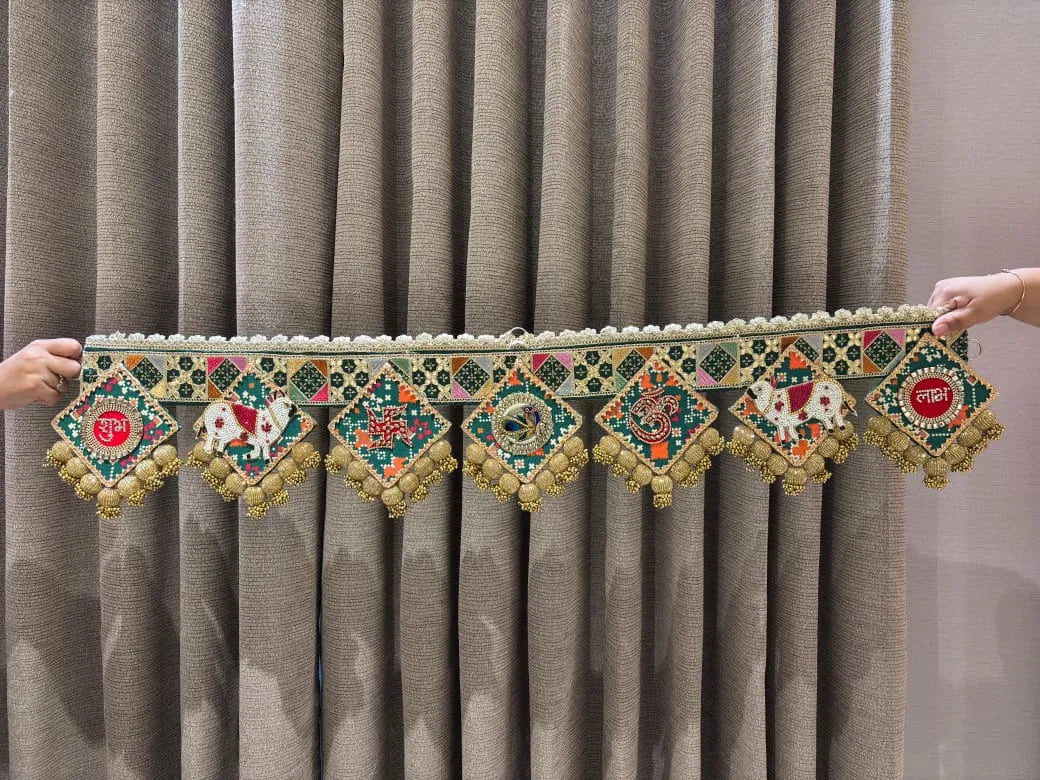 Dark Green Embroidered Lace All-in-One Traditional Patola Bandhanwar