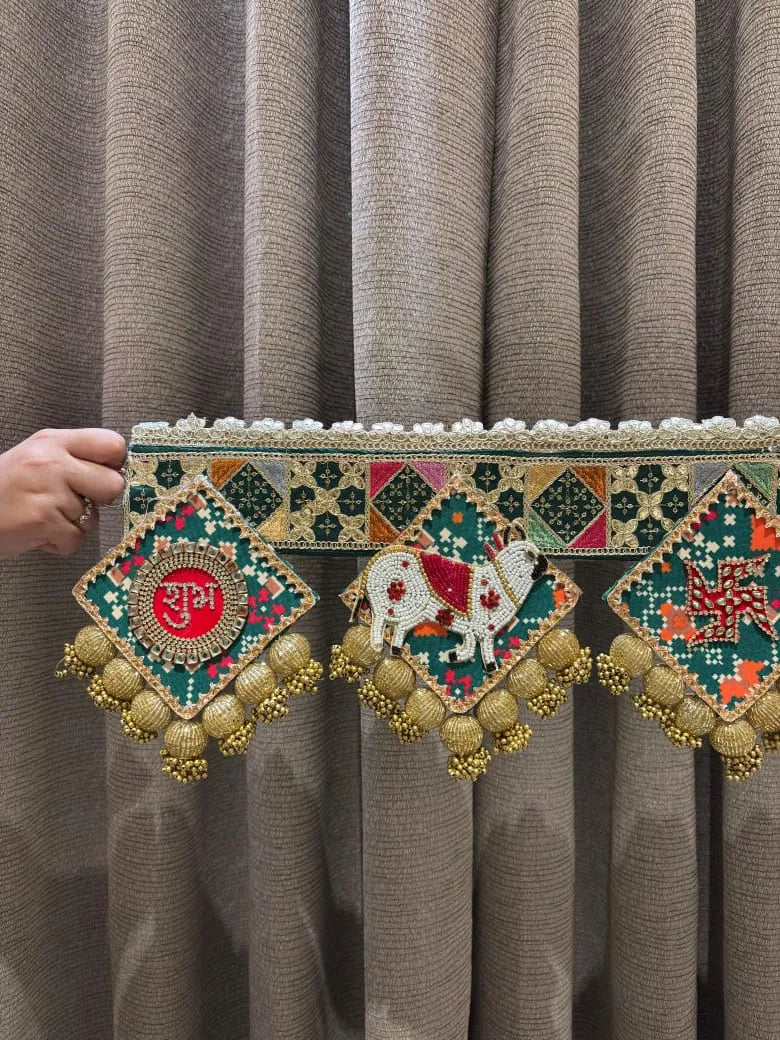 Dark Green Embroidered Lace All-in-One Traditional Patola Bandhanwar