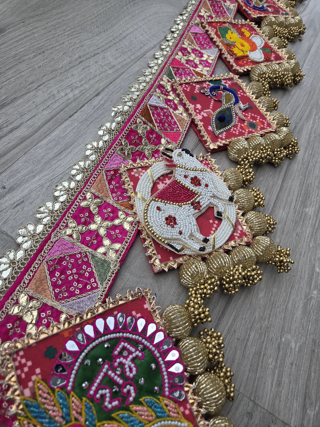 Signature Festive Decor Set