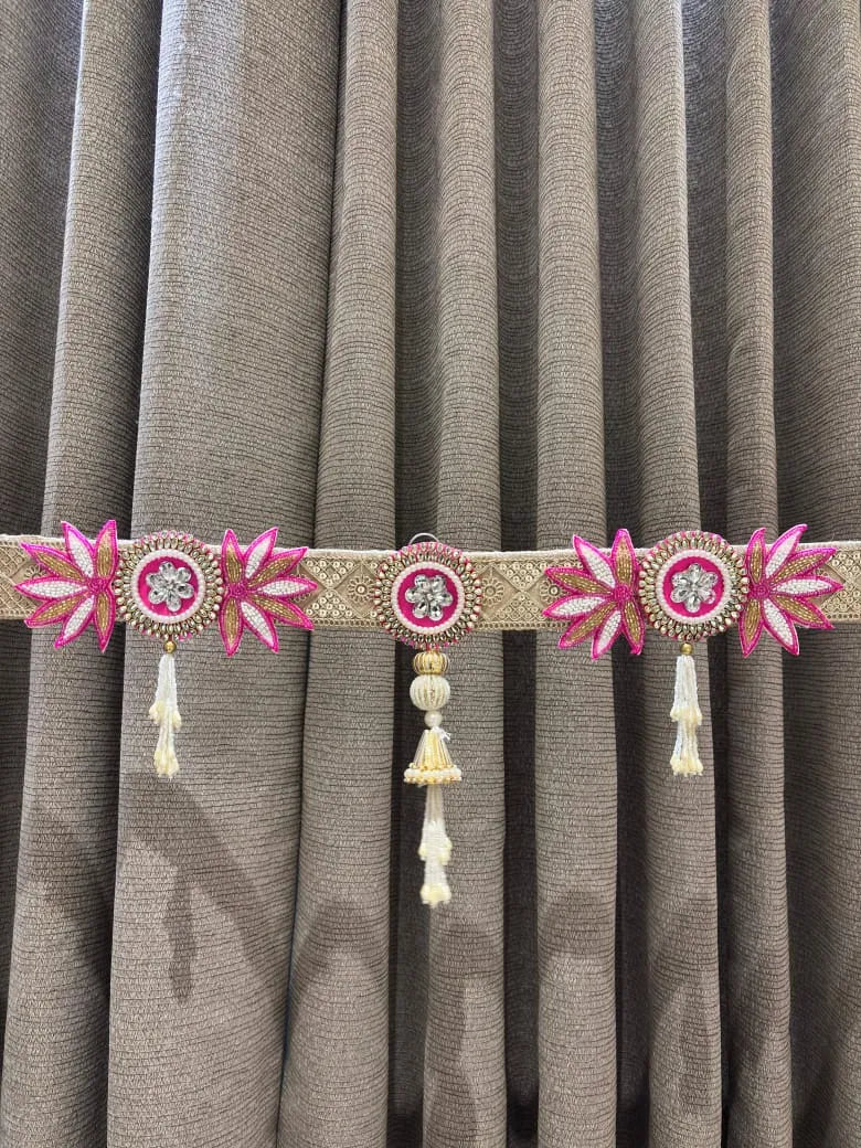 Pretty & Elegant Beaded Lotus Bandhanwar + Shubh-Labh Set