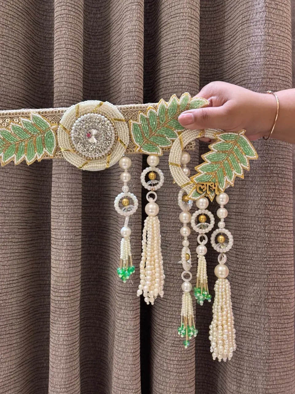 Elegant Stone Embellished Leaf Bandhanwar + Shubh-Labh Set