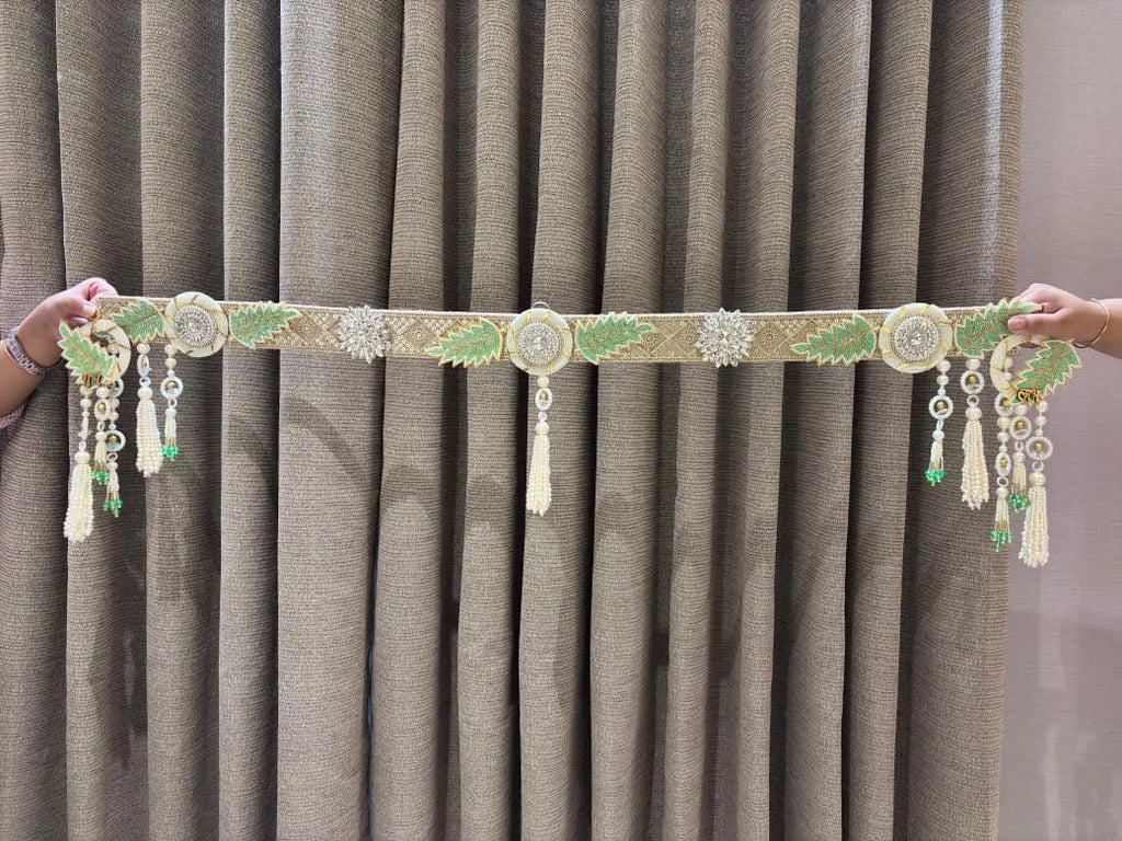 Elegant Stone Embellished Leaf Bandhanwar + Shubh-Labh Set