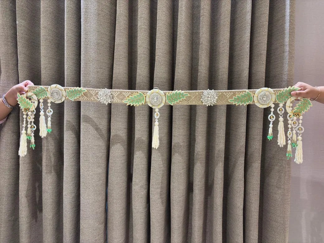 Elegant Stone Embellished Leaf Bandhanwar + Shubh-Labh Set