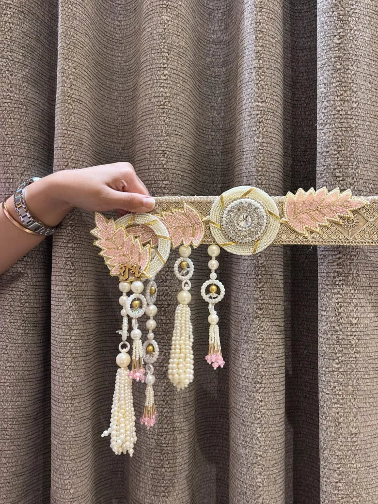 Elegant Stone Embellished Leaf Bandhanwar + Shubh-Labh Set