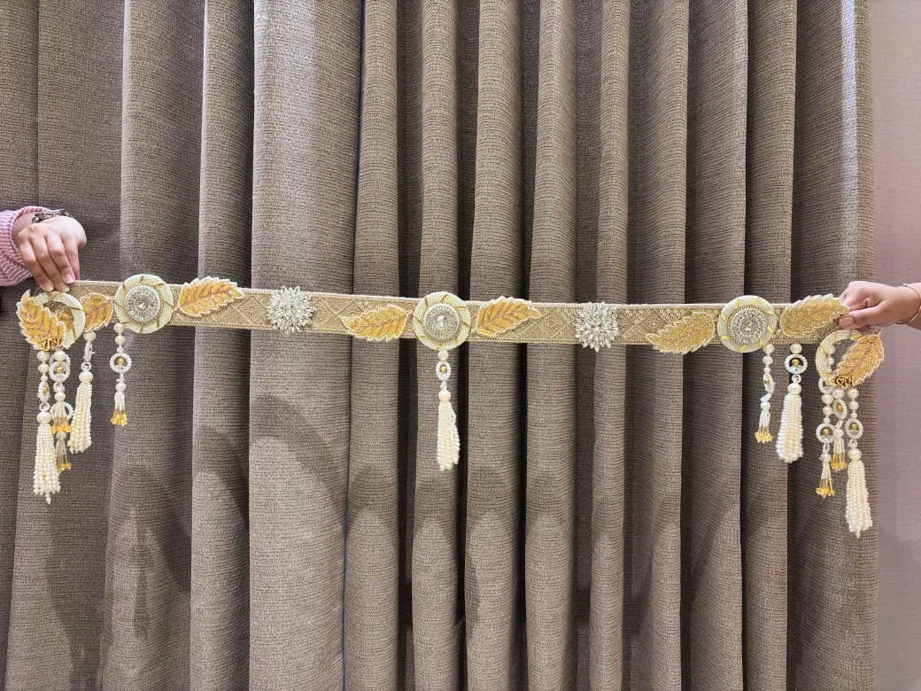 Elegant Stone Embellished Leaf Bandhanwar + Shubh-Labh Set