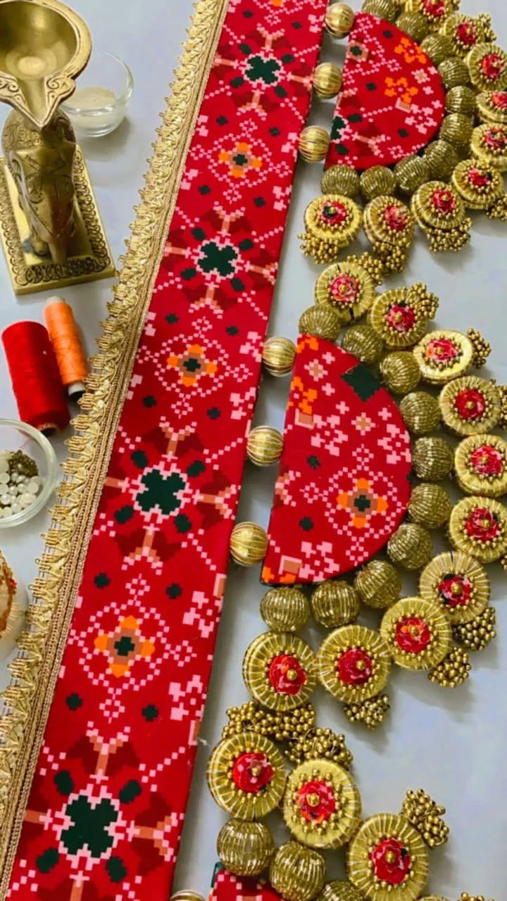 Intricately Woven Reversible Patola Bandhanwar