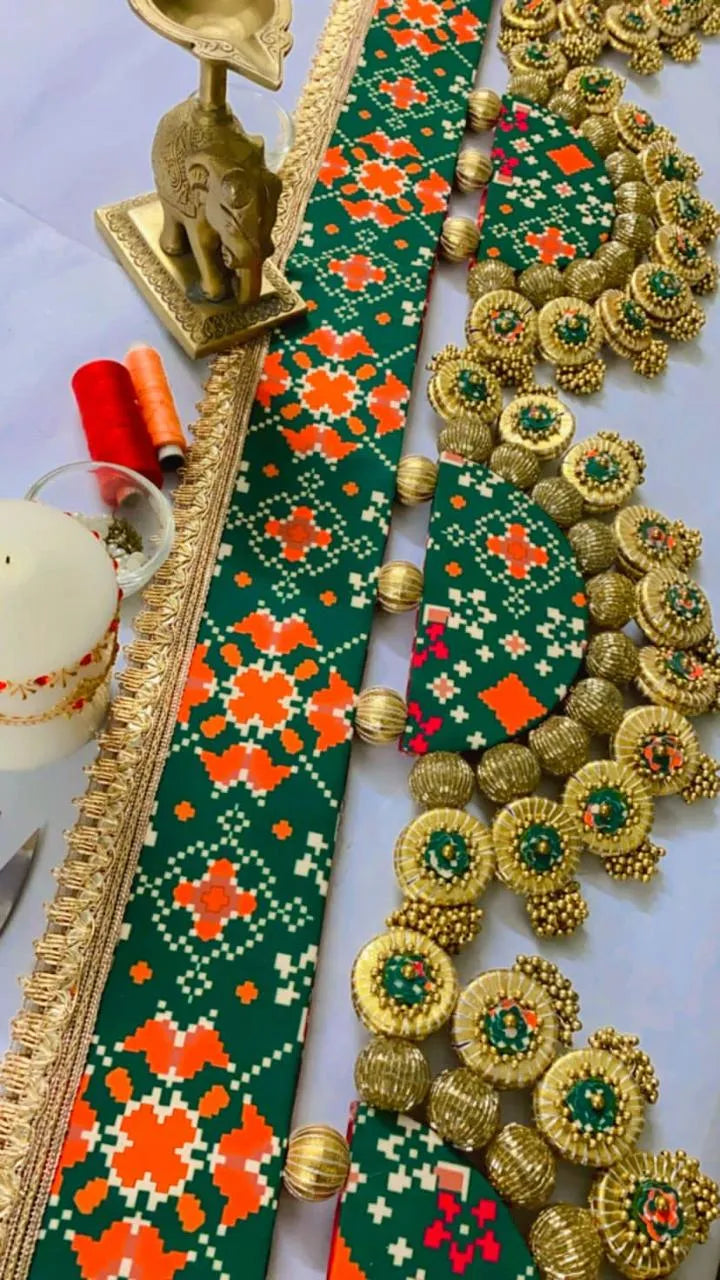 Intricately Woven Reversible Patola Bandhanwar