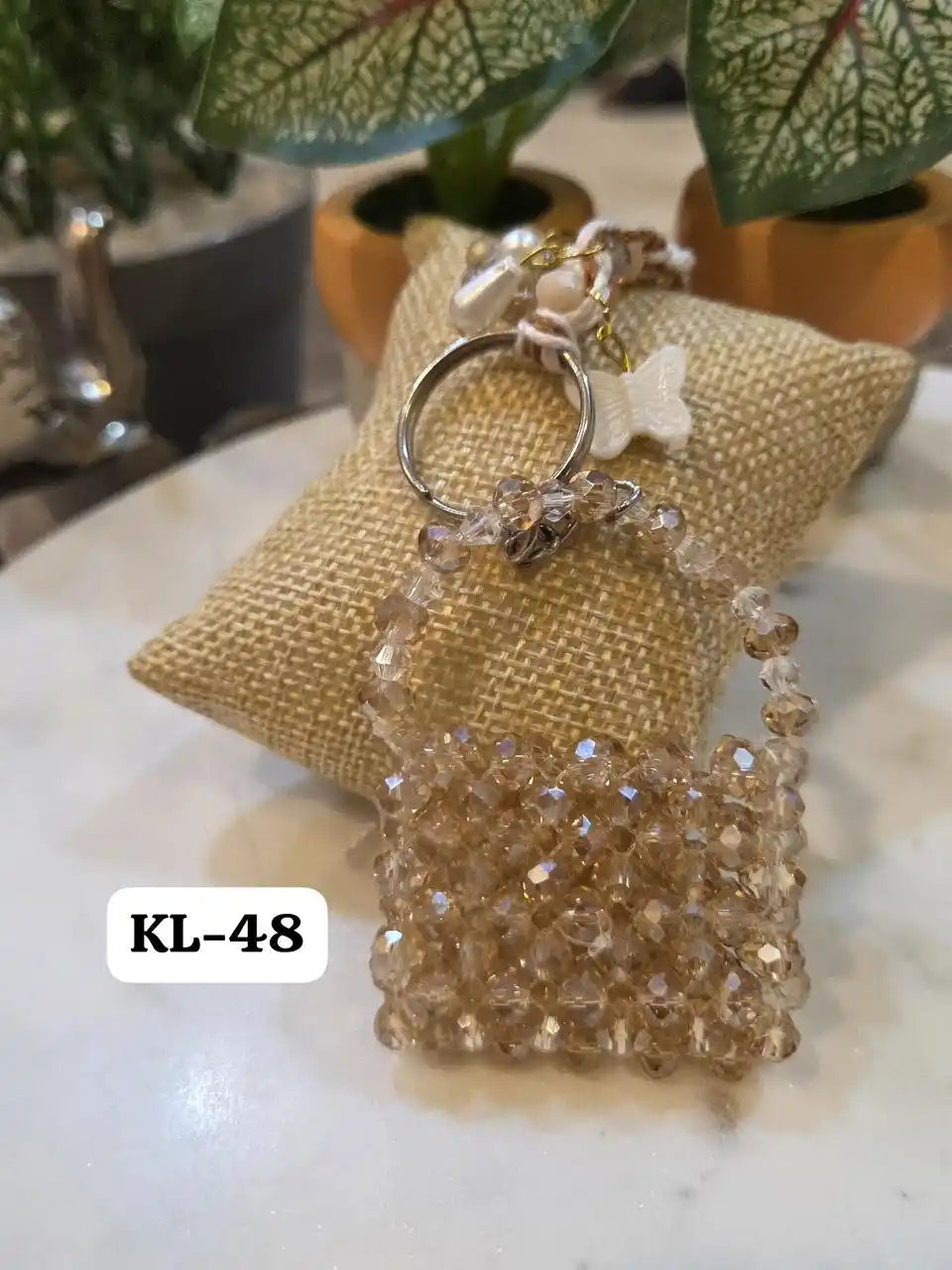 Statment Intricate pearl Bag Lumba (Mix colors)