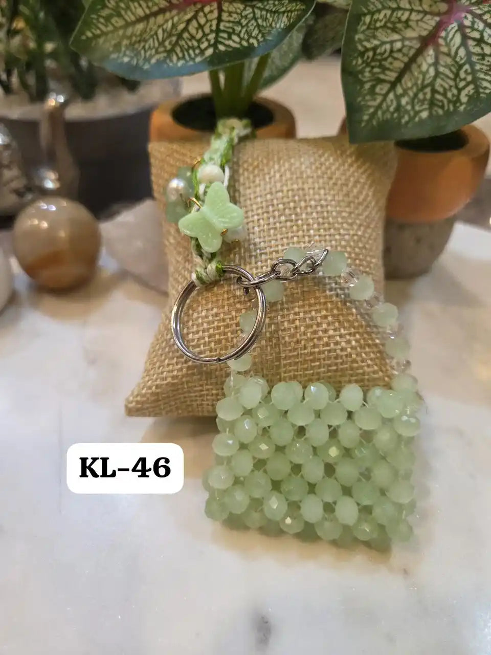 Statment Intricate pearl Bag Lumba (Mix colors)