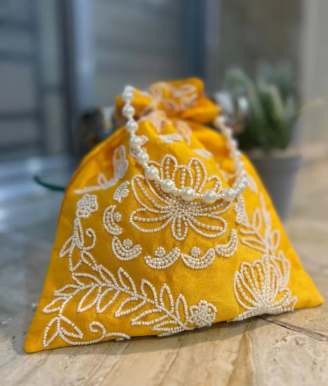 Pearl Elegance Potli