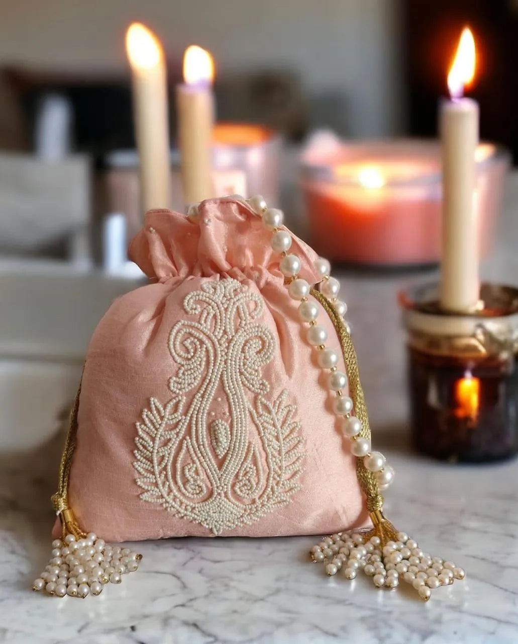 Signature Pearl potli