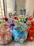 Organza scrunch pot