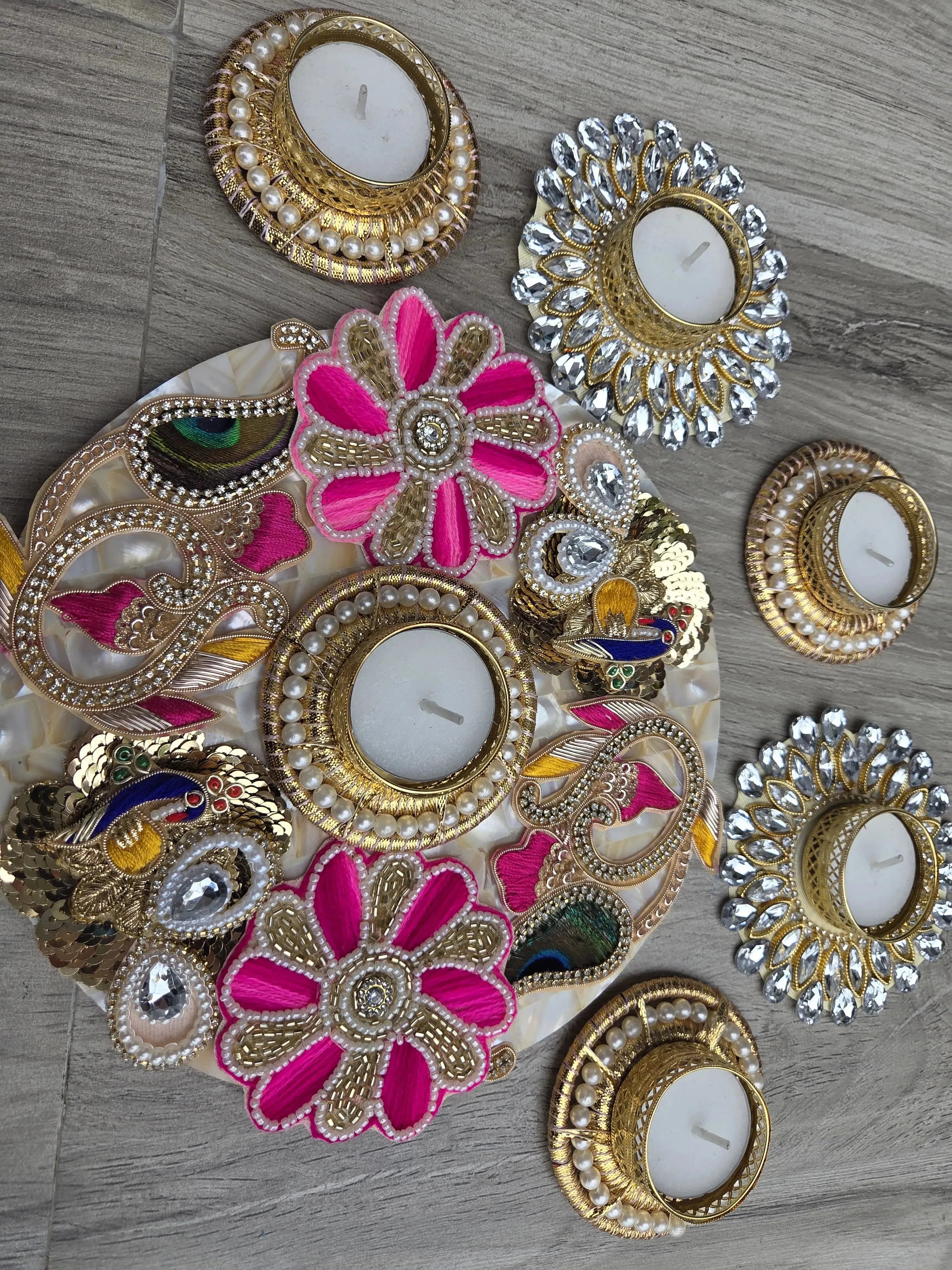 Signature Festive Decor Set