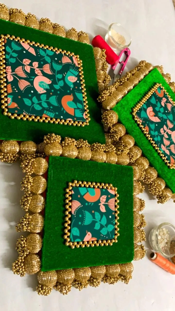 Versatile Reversible Double-layered Square Placemat Set (Set of 3) (Green & Pink)