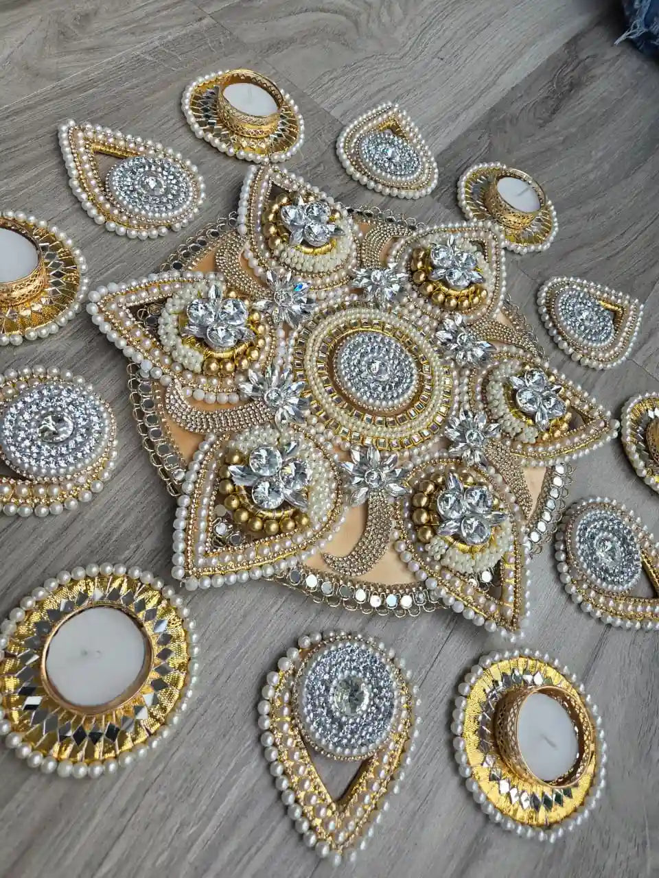 Kundan Pearl Grandeur Rangoli set