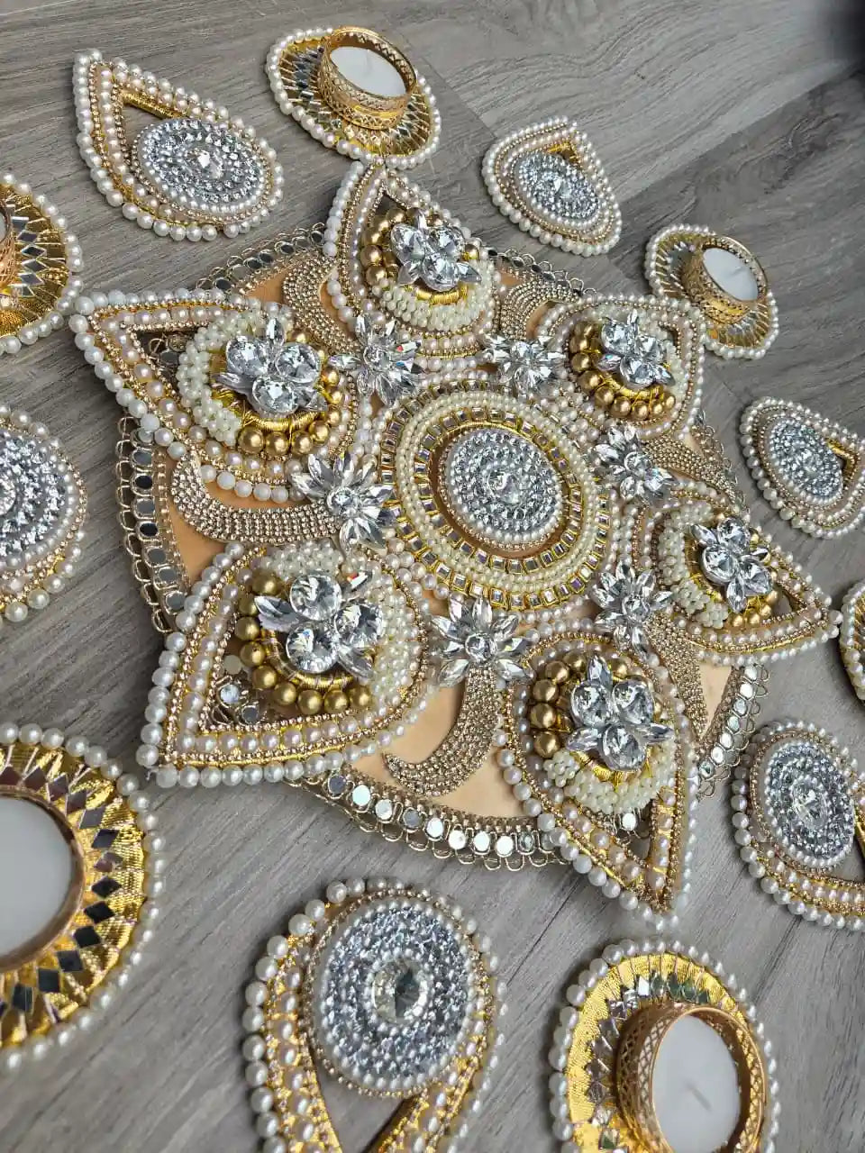 Kundan Pearl Grandeur Rangoli set