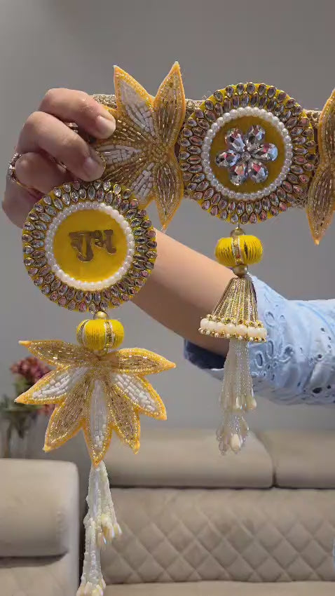 Pretty & Elegant Beaded Lotus Bandhanwar + Shubh-Labh Set