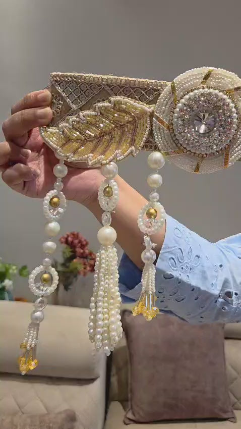 Elegant Stone Embellished Leaf Bandhanwar + Shubh-Labh Set